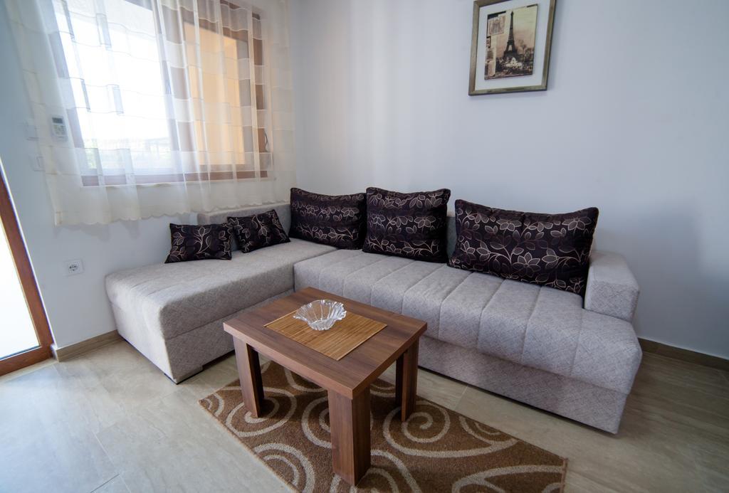 Kollari Apartments อุลซิน ภายนอก รูปภาพ