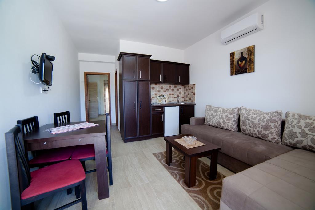 Kollari Apartments อุลซิน ภายนอก รูปภาพ