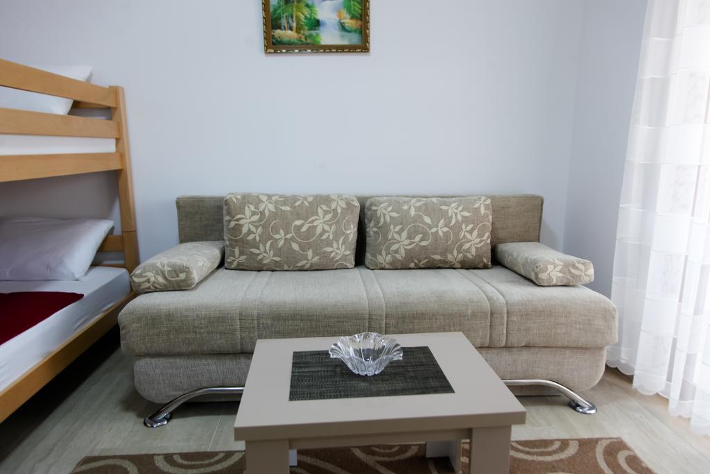 Kollari Apartments อุลซิน ภายนอก รูปภาพ
